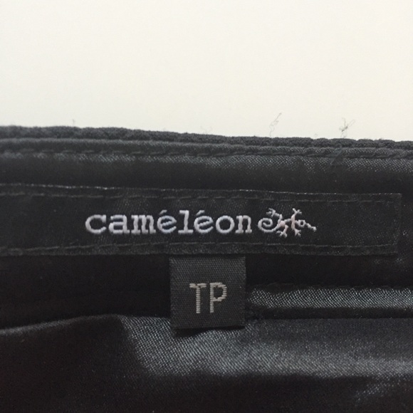 Elegant Black Skirt - Picture 4 of 4